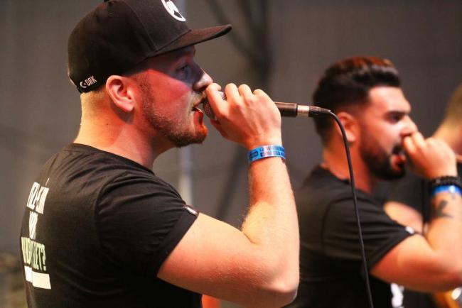 Horváth Tamás feat. Deniz - Összetört emlékek